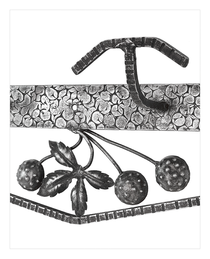 detail-art-deco-hammered-iron-coat-rack-chestnut-leaf-design