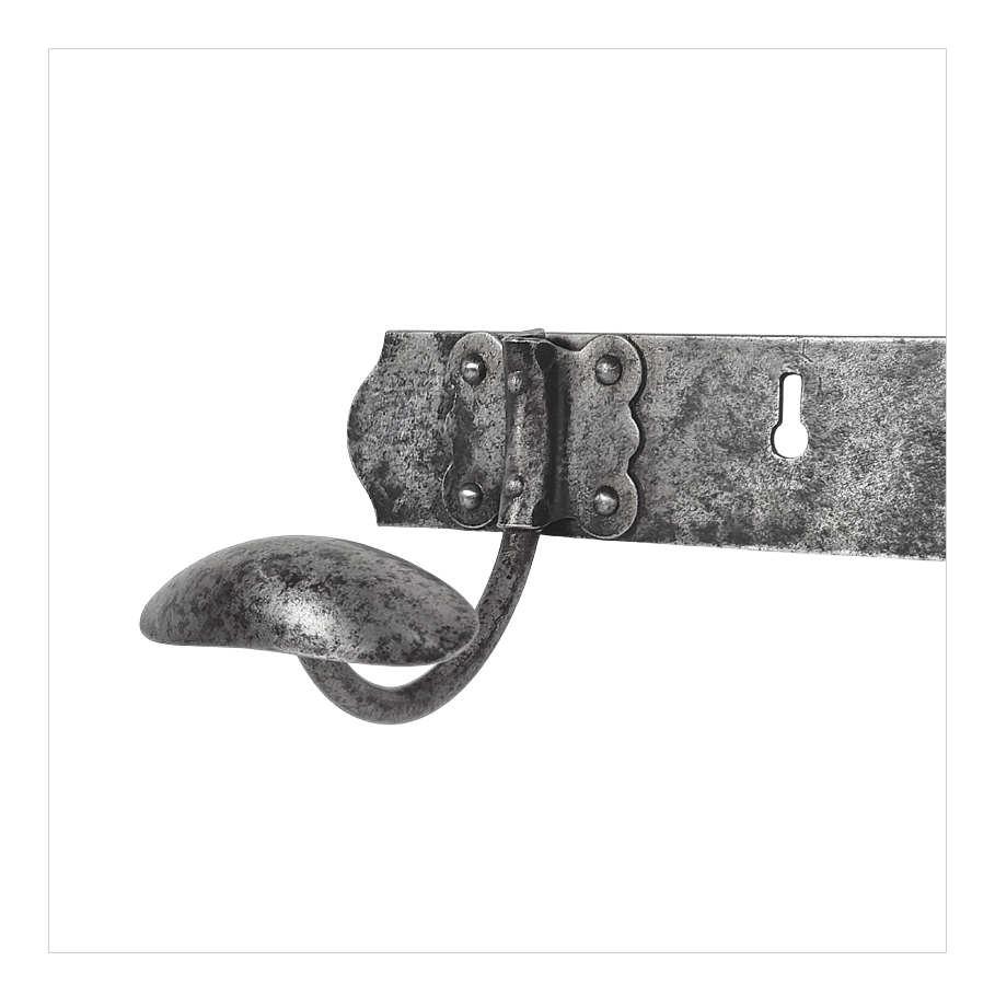 detail-handcrafted-wrought-iron-wall-hanger